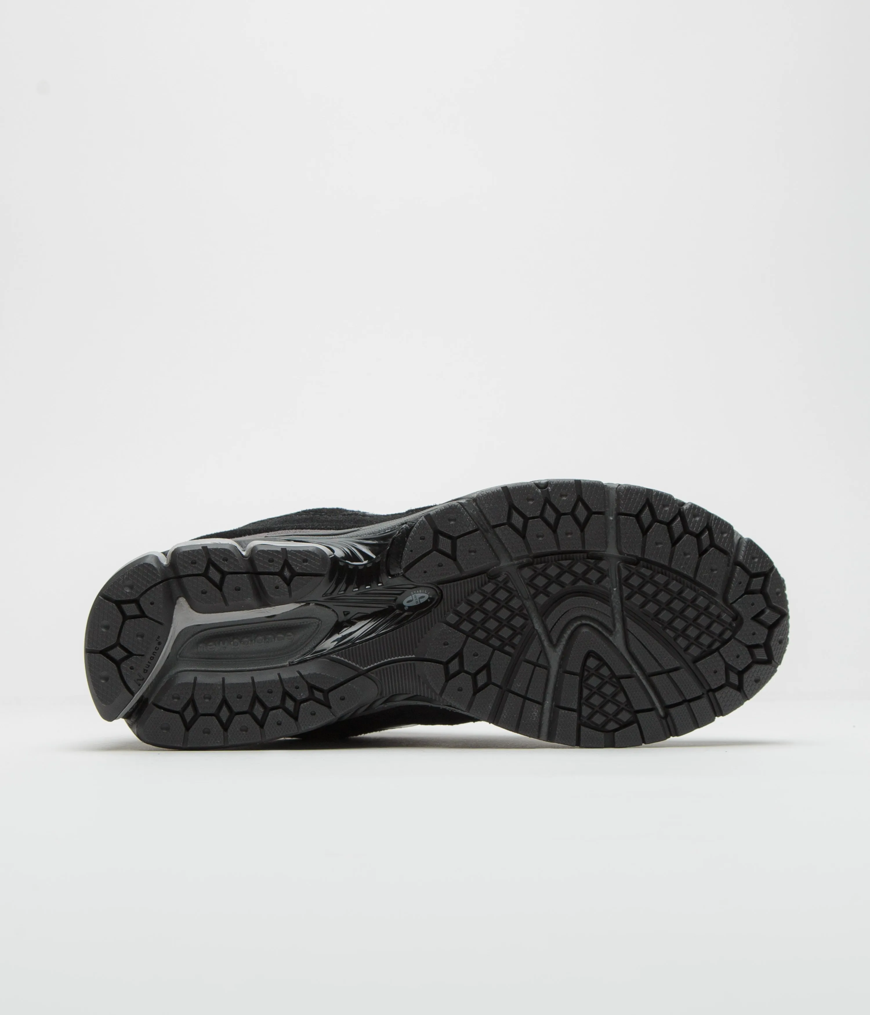 New Balance 2002R Shoes - Black / White / Grey