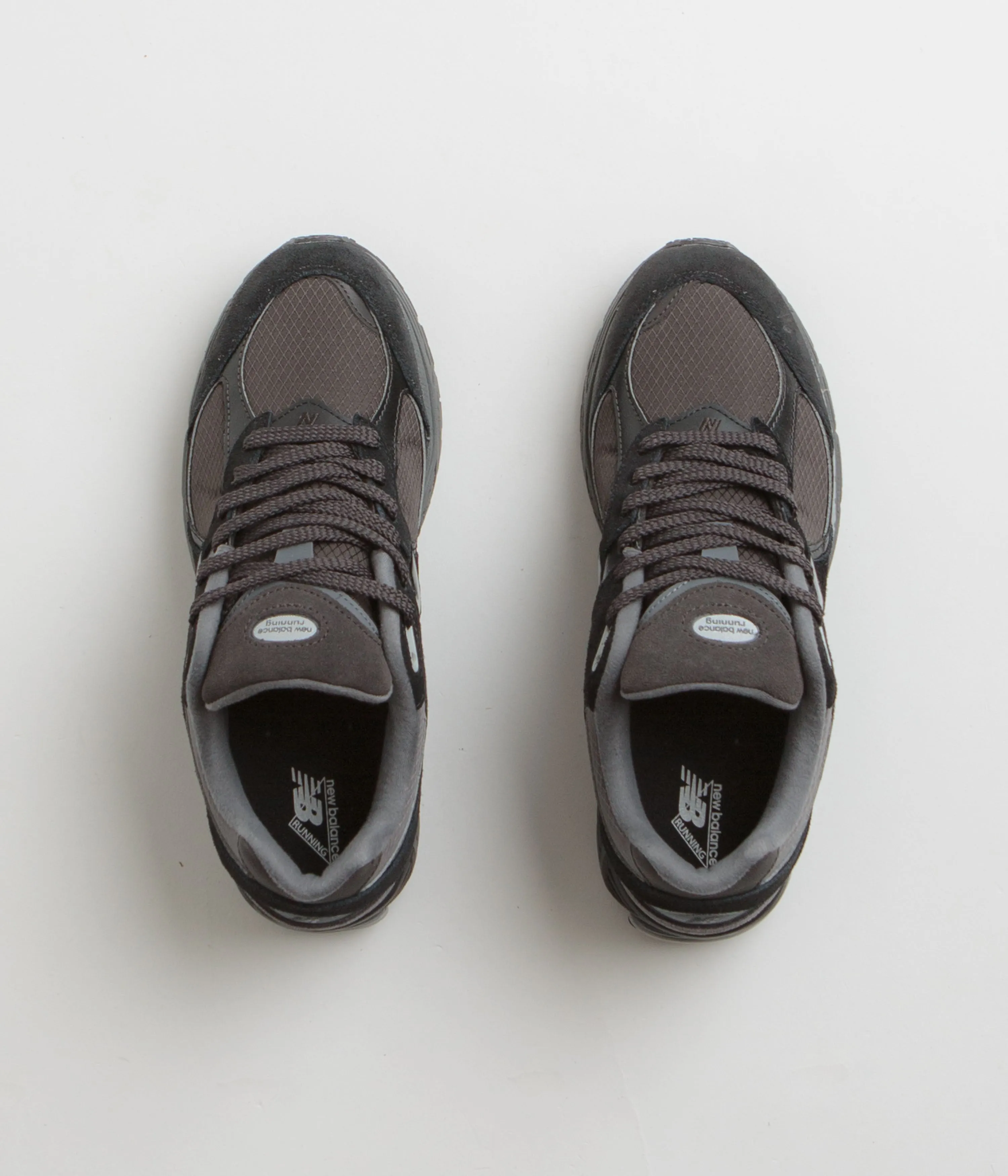 New Balance 2002R Shoes - Black / White / Grey