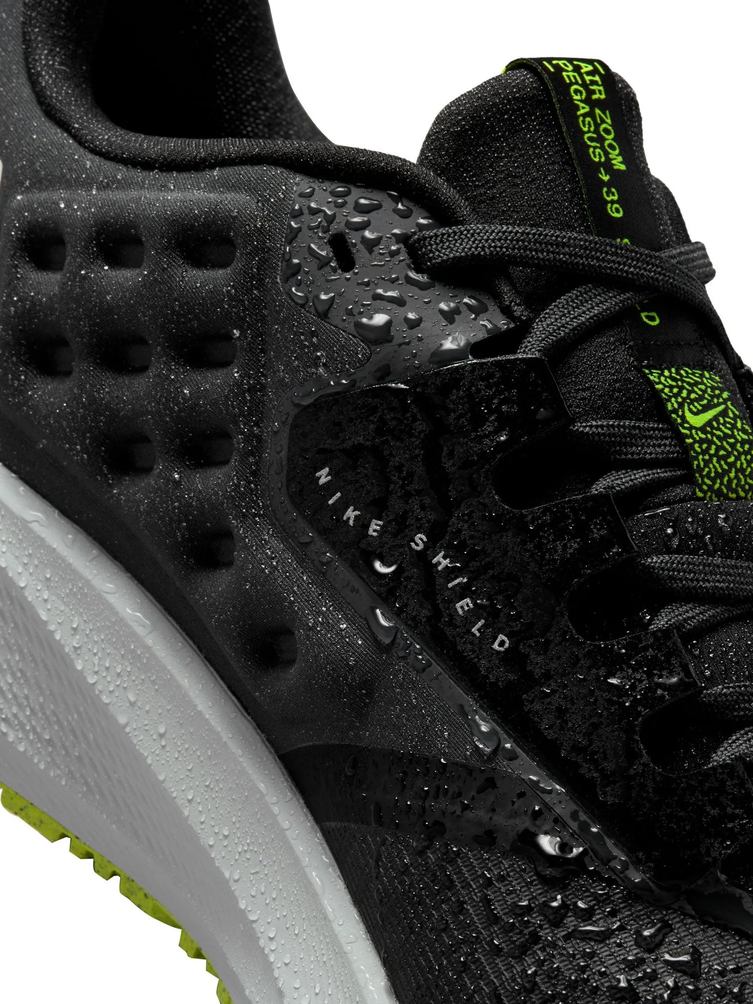 Nike Air Zoom Pegasus 39 Shield Men's Shoes
