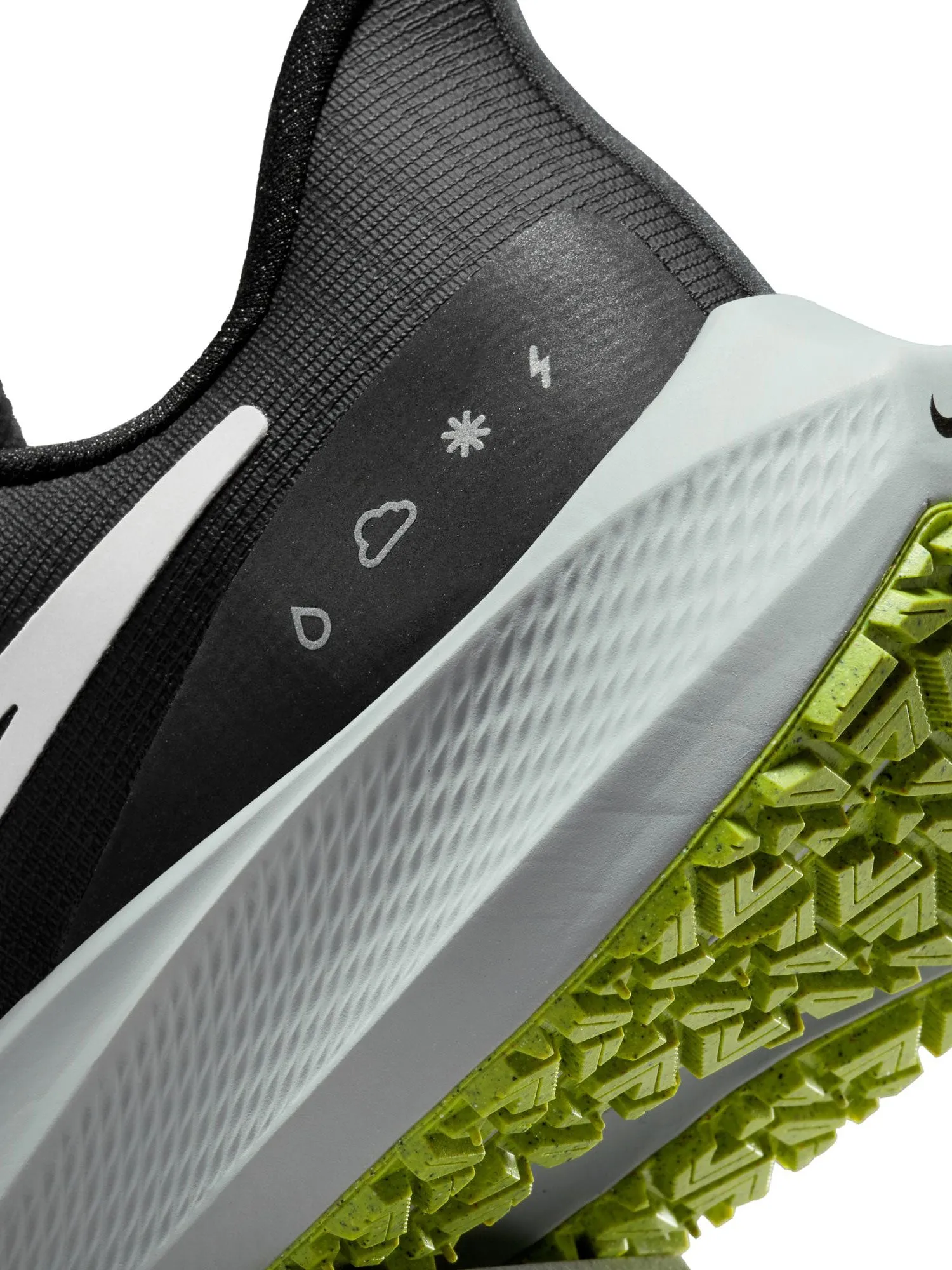 Nike Air Zoom Pegasus 39 Shield Men's Shoes